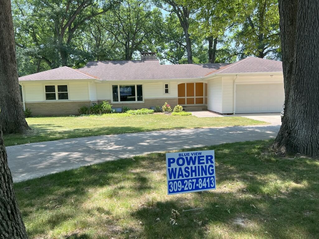 Effective Power Washing with Mildew Inhibiting Treatment: House Washing in East Peoria, IL Thumbnail