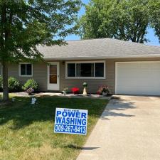 Expert-Pressure-Washing-and-Algae-Inhibitor-Treatment-for-Vinyl-Siding-in-Washington-IL 1