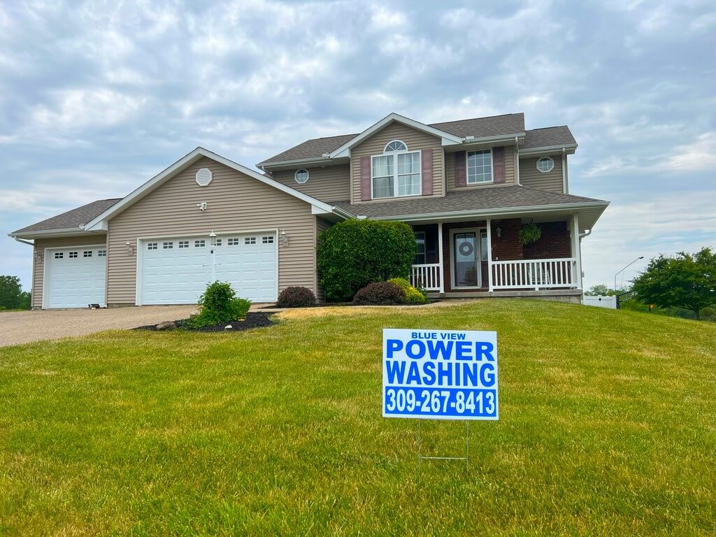 House Washing Excellence in East Peoria, IL by Blue View Power Washing Thumbnail