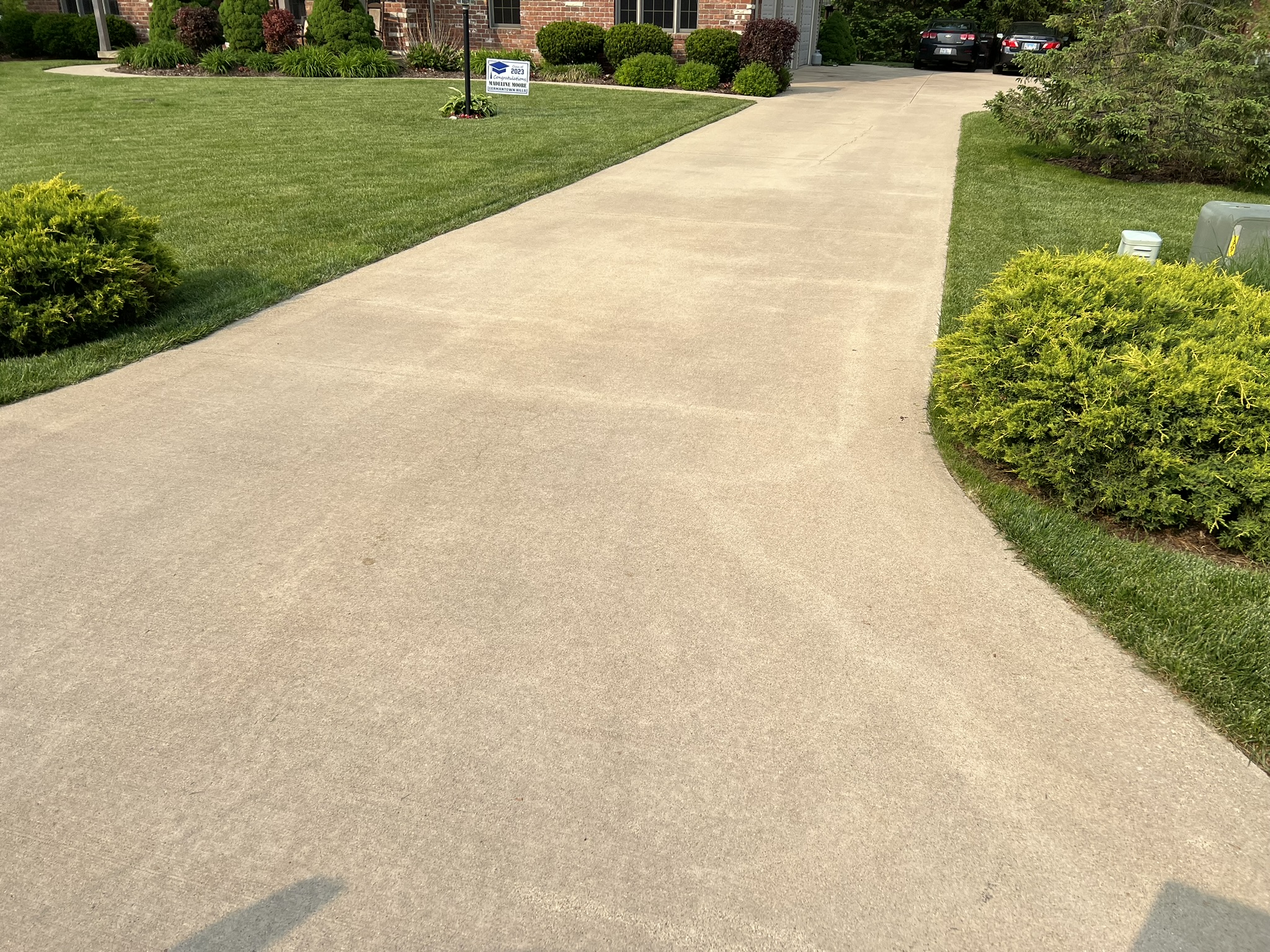 Reviving Surfaces in Germantown Hills: Expert Power Washing for Driveway and Sidewalk Cleaning! Thumbnail